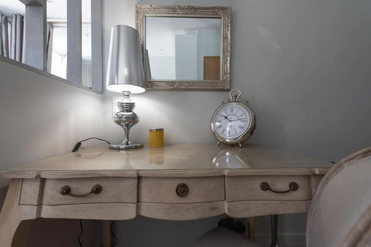Le Petit Prince- Studio Cosy 2 Pers -Metro Valmy Λυών 0*,