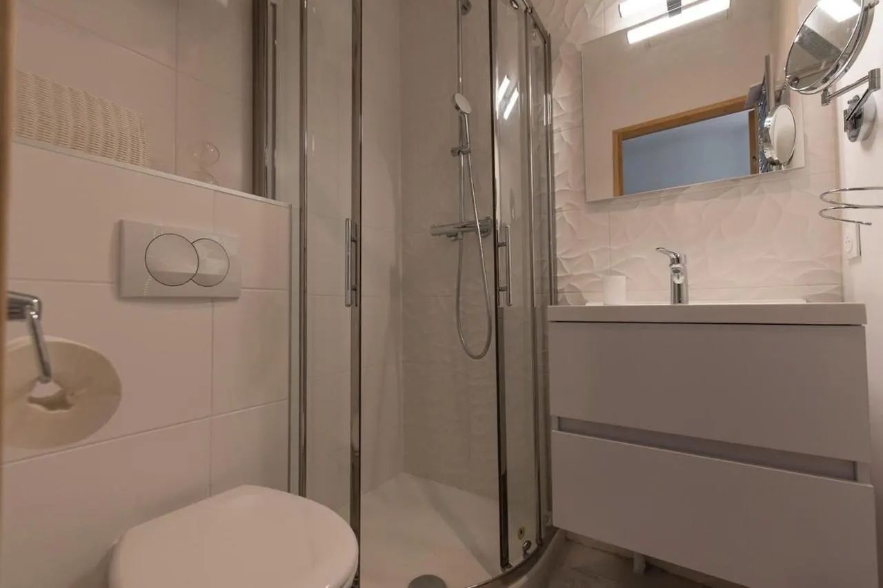 Le Petit Prince- Studio Cosy 2 Pers -Metro Valmy Lyon France