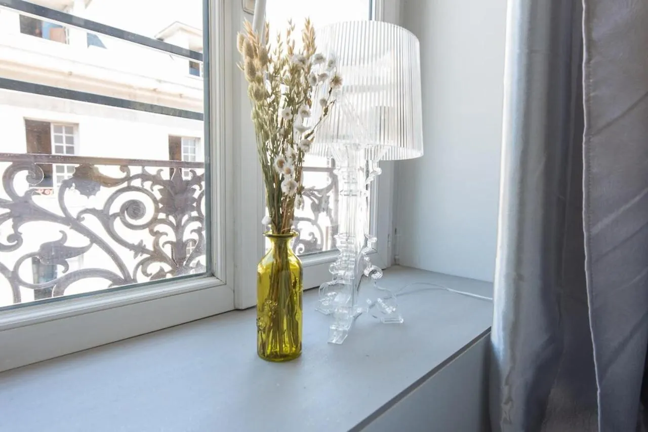Le Petit Prince- Studio Cosy 2 Pers -Metro Valmy Lyon Apartment